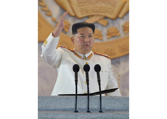 敬爱的金正恩同志在庆祝朝鲜人民革命军建立90周年阅兵式上发表