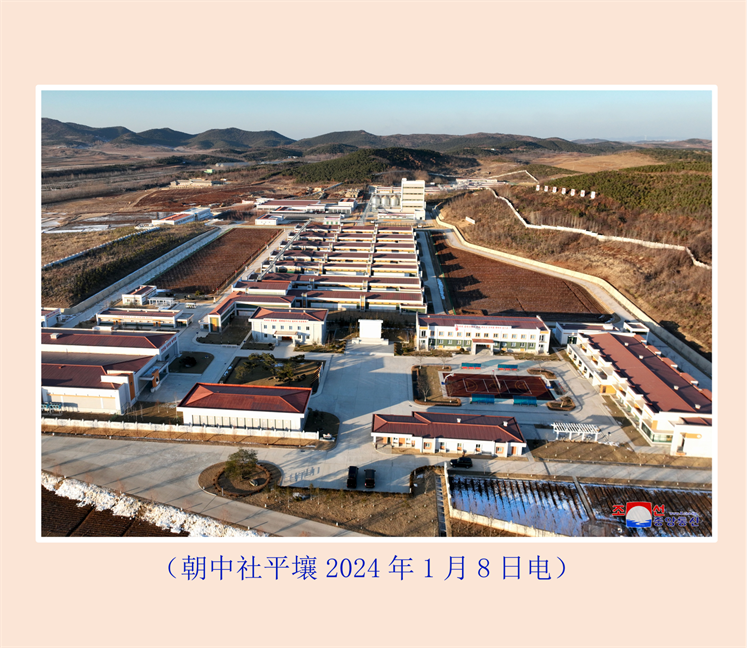 敬爱的金正恩同志视察新建的光川养鸡厂_05.png